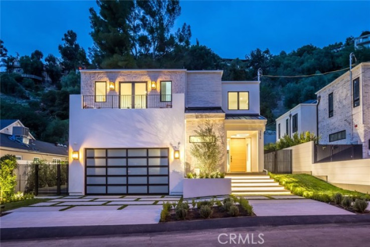 5 Bed Home for Sale in Studio City, California