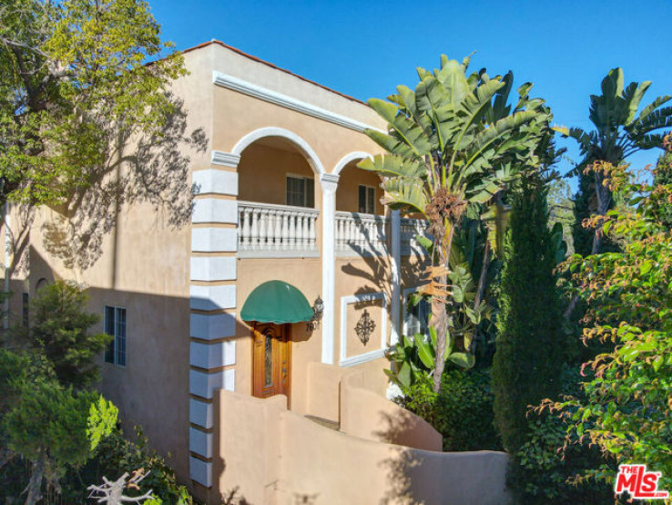 Residential Home in Sunset Strip - Hollywood Hills West