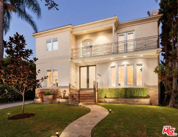 Residential Home in Beverly Hills