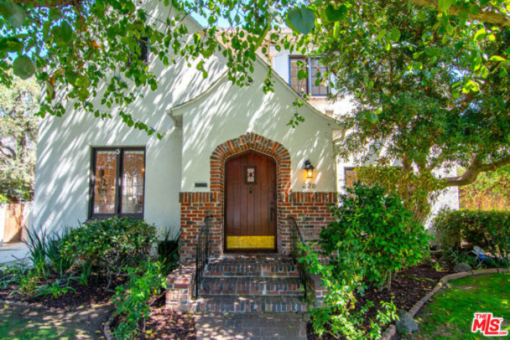 Residential Home in Hancock Park-Wilshire