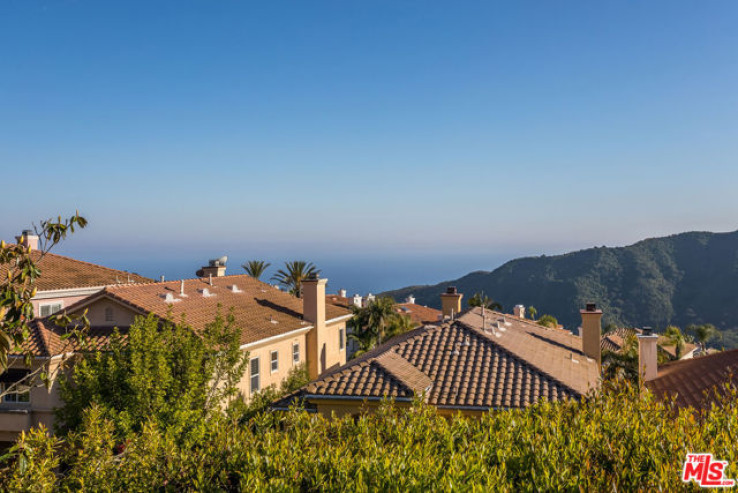 Residential Home in Pacific Palisades