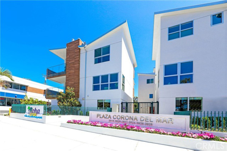 Residential Home in Corona Del Mar - Spyglass