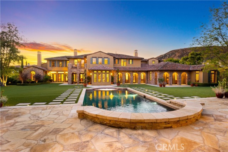 6 Bed Home for Sale in Calabasas, California