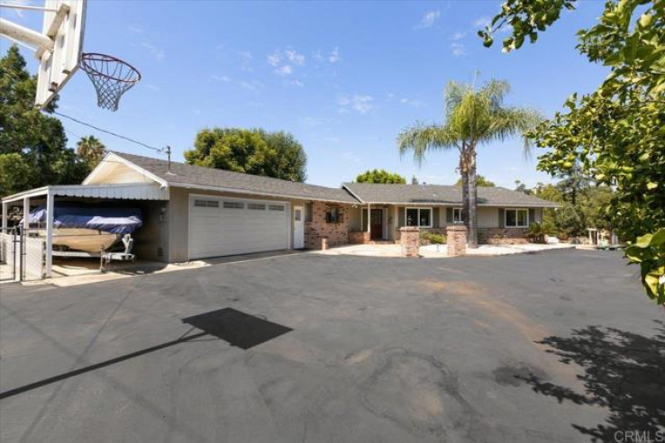 3 Bed Home to Rent in Escondido, California