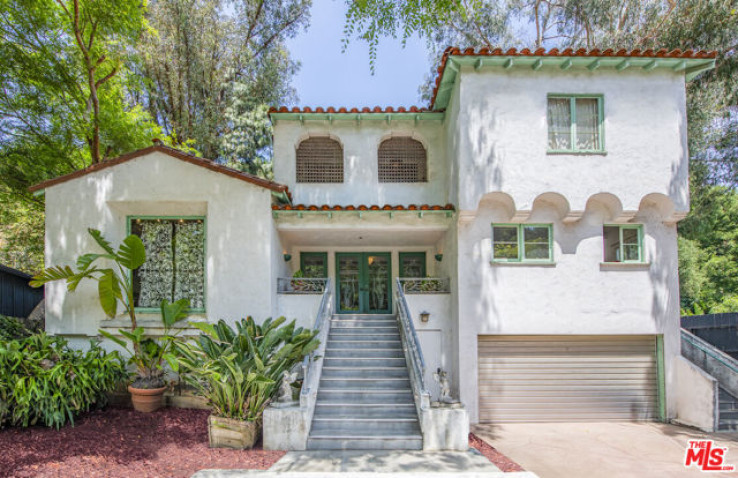 Residential Home in Beverly Hills Post Office