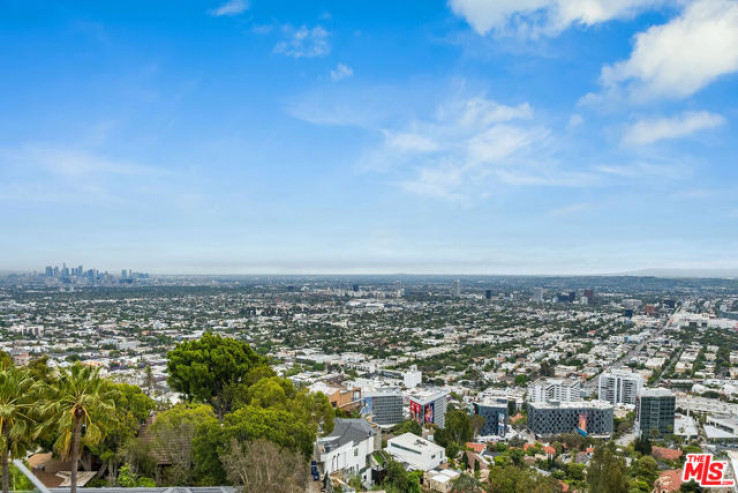 Residential Home in Sunset Strip - Hollywood Hills West