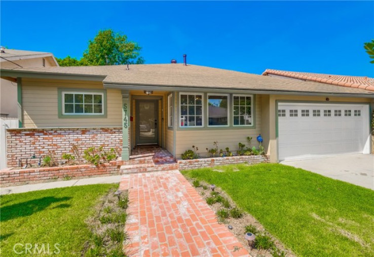 4 Bed Home to Rent in Valley Village, California