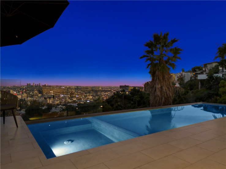 Residential Lease in Sunset Strip - Hollywood Hills West