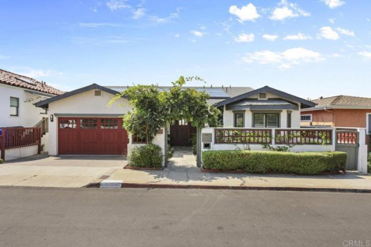 Residential Home in Mission Hills