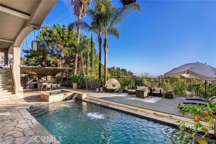 6 Bed Home for Sale in Los Angeles, California