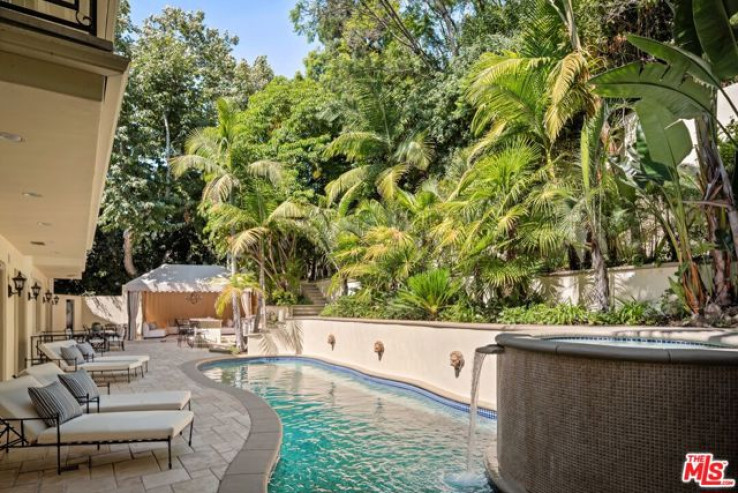 Residential Home in Beverly Hills Post Office