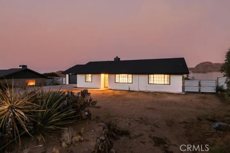 4 Bed Home to Rent in Joshua Tree, California