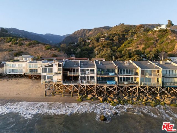 Residential Home in Malibu Beach