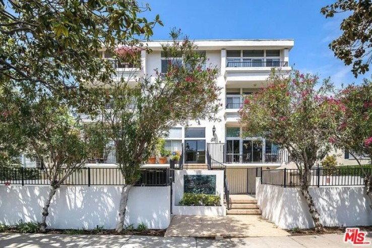 Residential Lease in Santa Monica