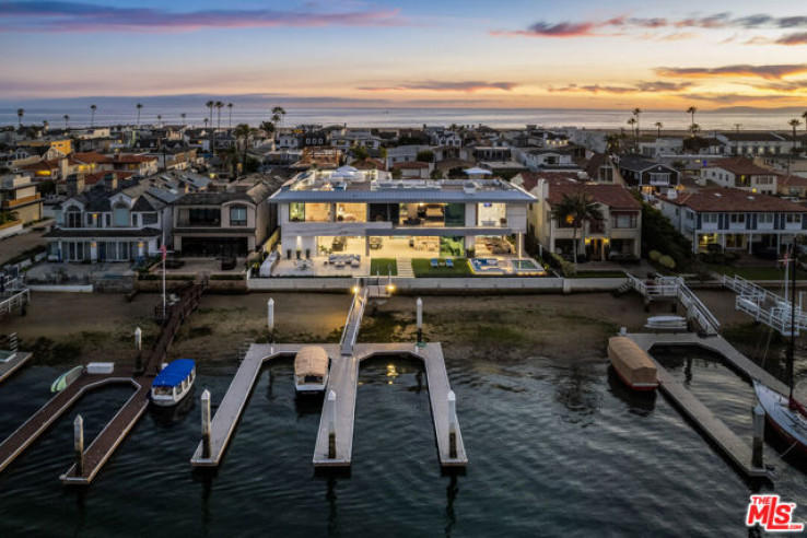 Residential Home in Balboa Peninsula