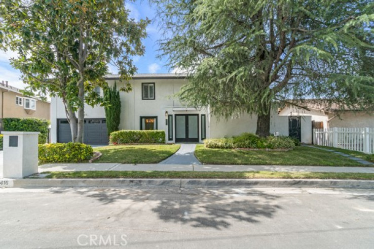 Residential Home in Woodland Hills