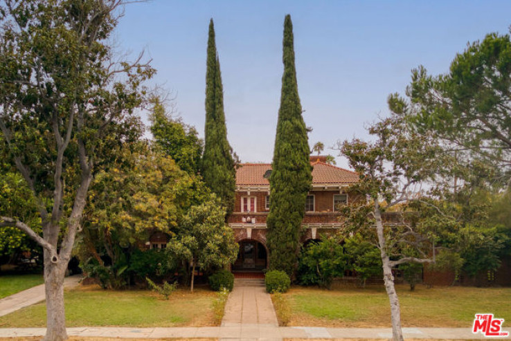 6 Bed Home for Sale in Los Angeles, California