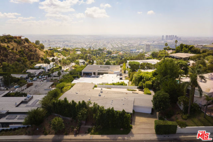 Residential Lease in Sunset Strip - Hollywood Hills West