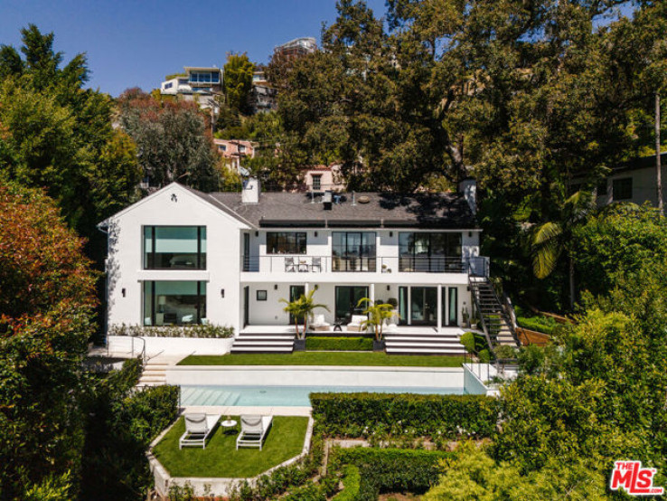 Residential Home in Sunset Strip - Hollywood Hills West