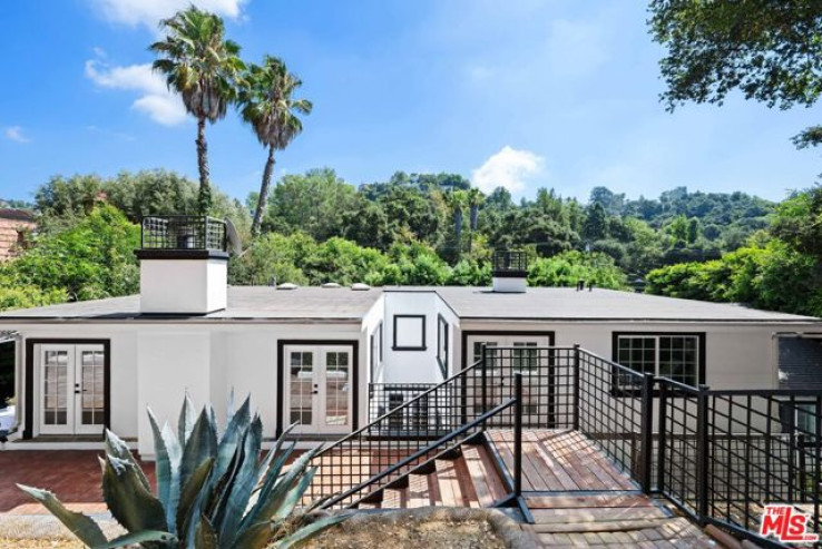 Residential Home in Beverly Hills Post Office