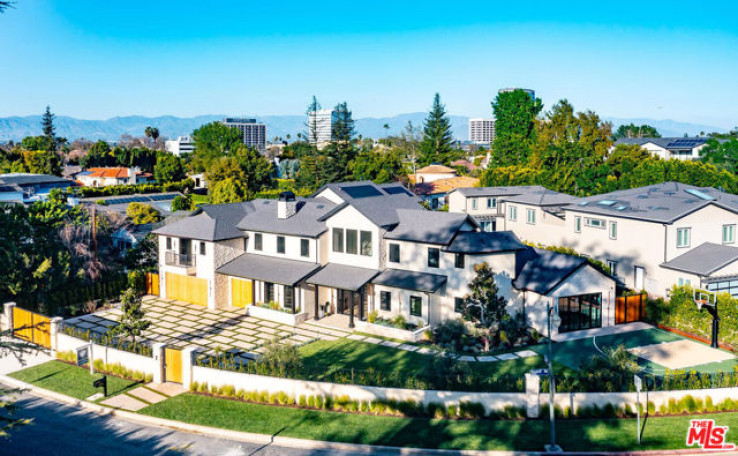 Residential Lease in Encino