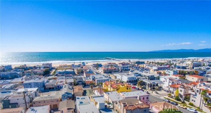 3 Bed Home to Rent in Hermosa Beach, California