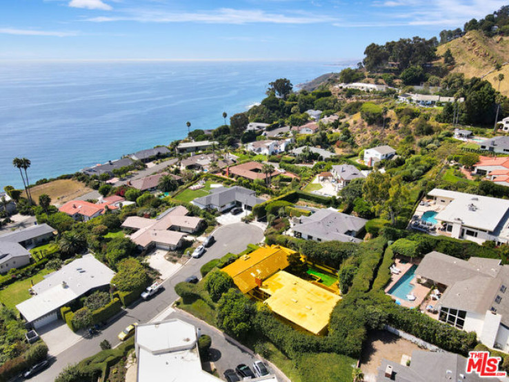 5 Bed Home for Sale in Malibu, California