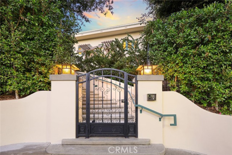 9 Bed Home for Sale in Pasadena, California