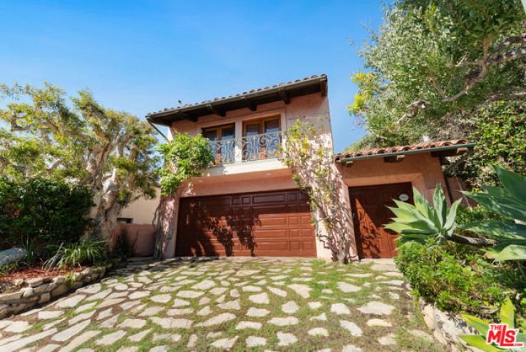 4 Bed Home to Rent in Malibu, California