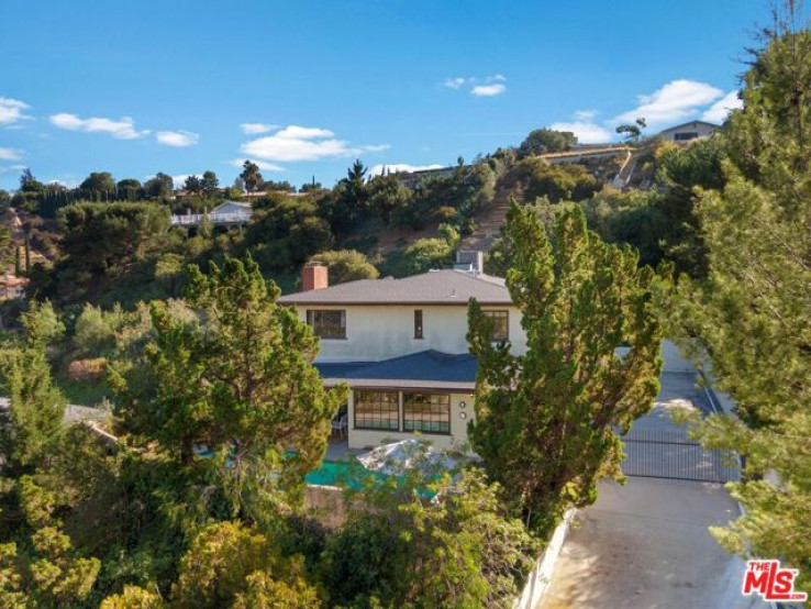 Residential Home in Sunset Strip - Hollywood Hills West