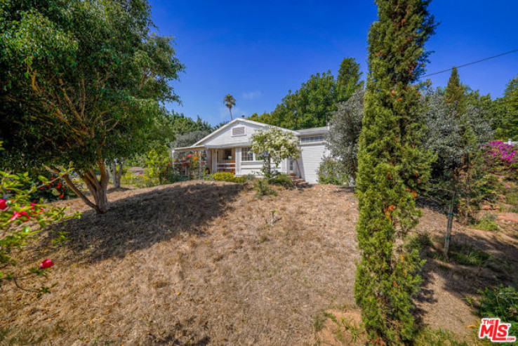 6 Bed Home for Sale in Los Angeles, California