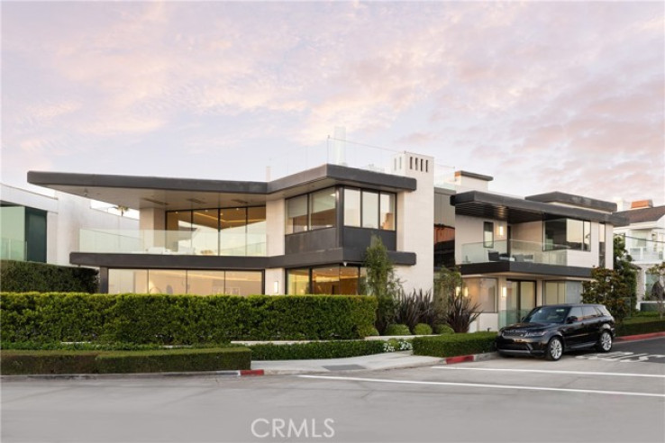 Residential Home in Corona Del Mar - Spyglass