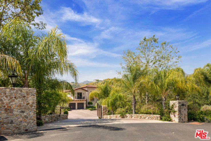 Residential Home in Agoura