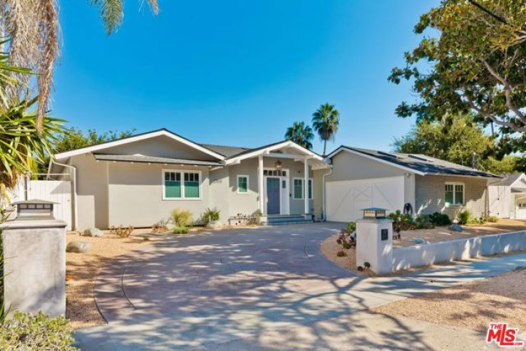 Residential Home in Cheviot Hills/Rancho Park