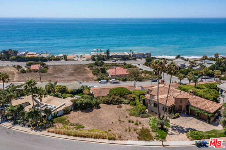 Land in Malibu