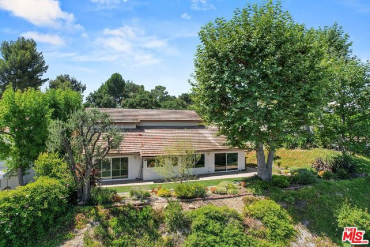 Residential Home in Bel Air - Holmby Hills