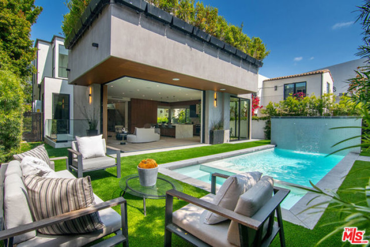 Residential Lease in West Hollywood Vicinity