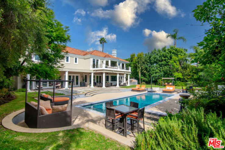 Residential Home in Calabasas