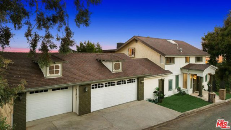 6 Bed Home for Sale in Los Angeles, California