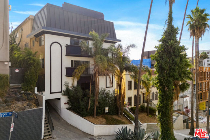 Residential Income in Sunset Strip - Hollywood Hills West