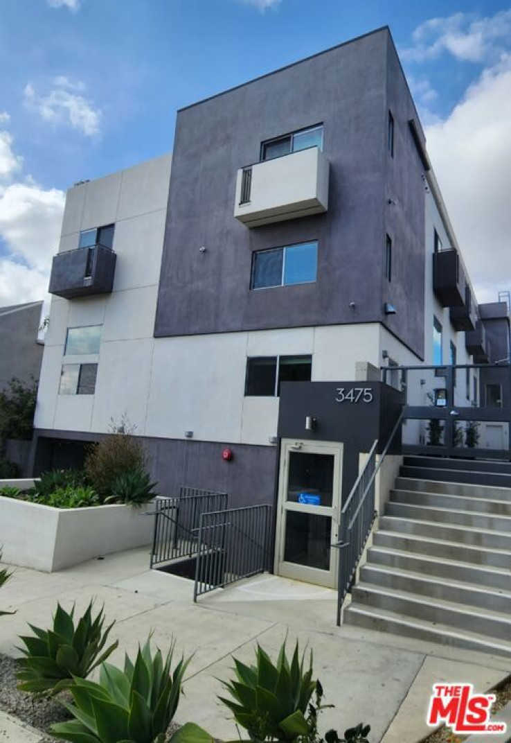 Residential Lease in Palms - Mar Vista