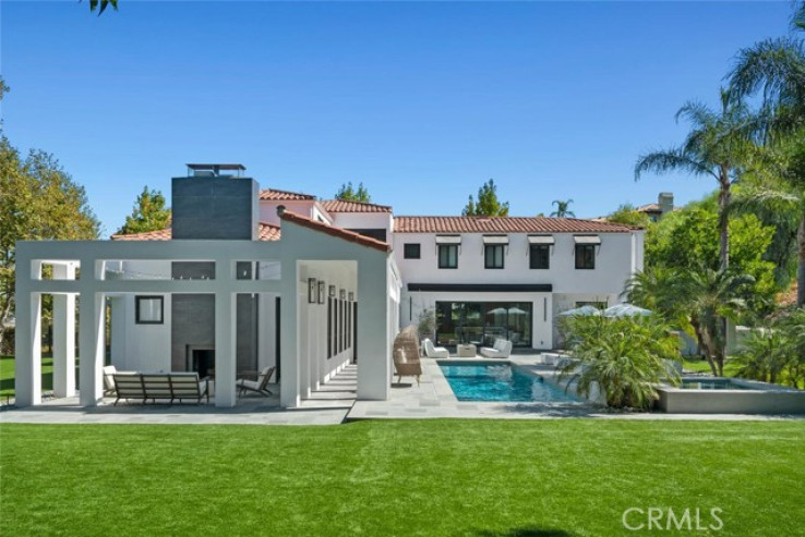 Residential Home in Calabasas