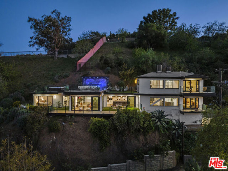 Residential Lease in Sunset Strip - Hollywood Hills West