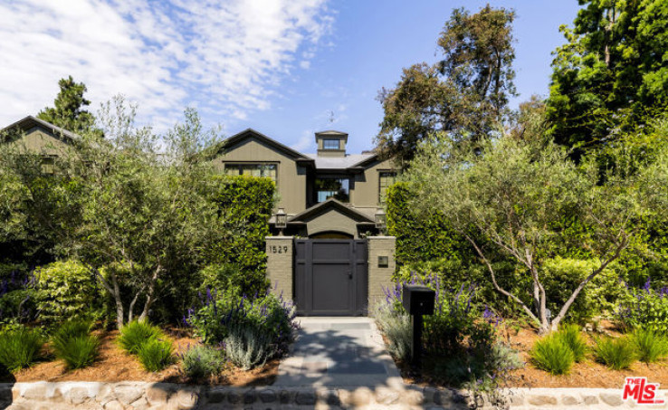 6 Bed Home for Sale in Pacific Palisades, California