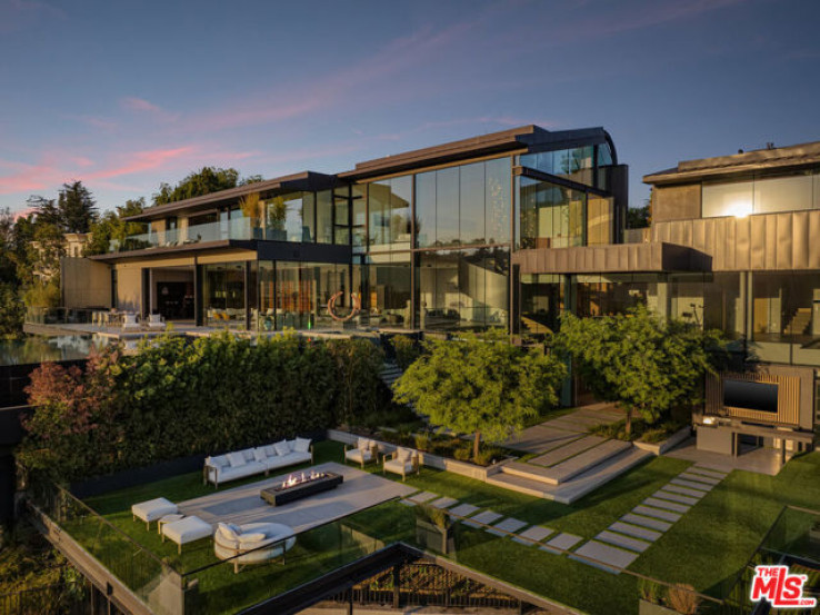 Residential Home in Bel Air - Holmby Hills