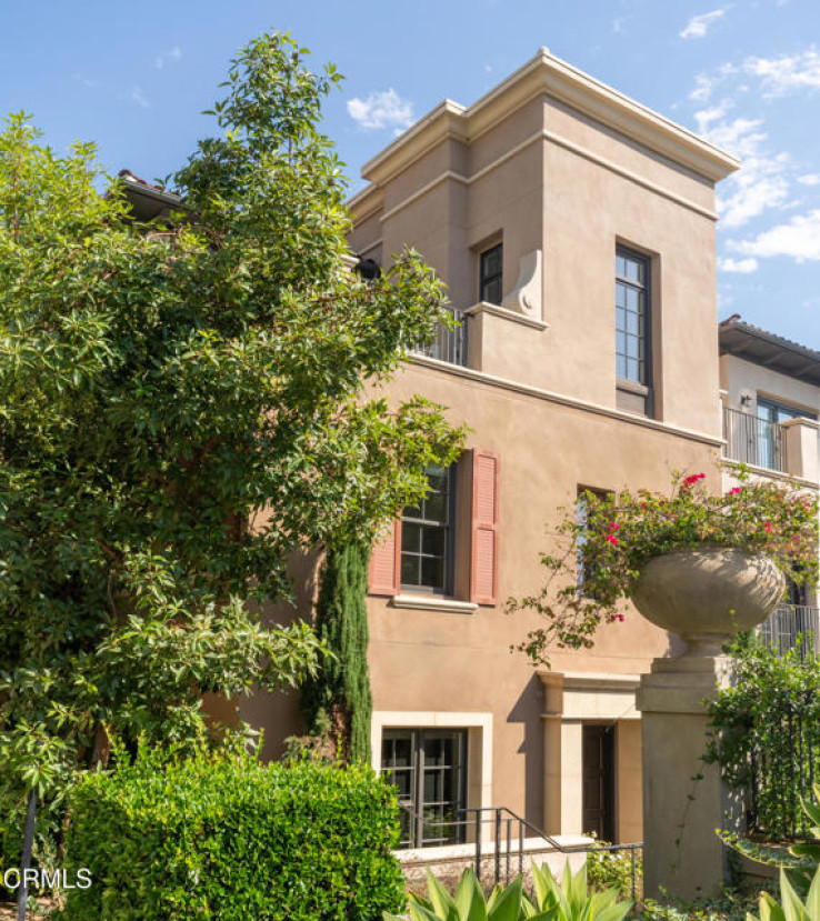 Residential Home in Pasadena (SW)