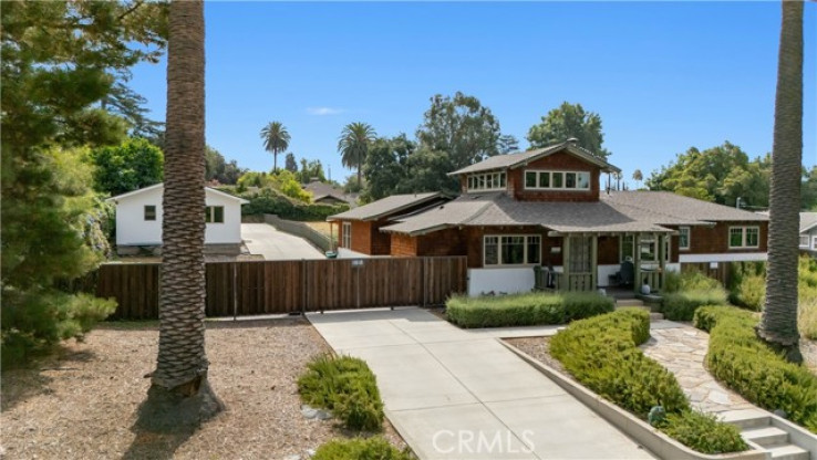 5 Bed Home for Sale in Pasadena, California