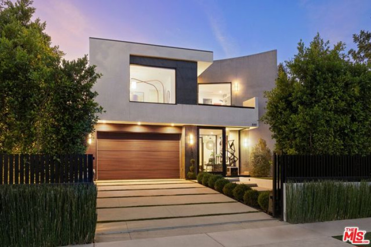 5 Bed Home for Sale in Los Angeles, California