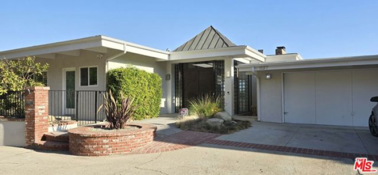 5 Bed Home to Rent in Pacific Palisades, California