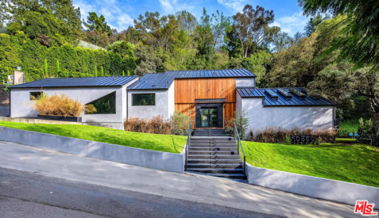 Residential Home in Bel Air - Holmby Hills